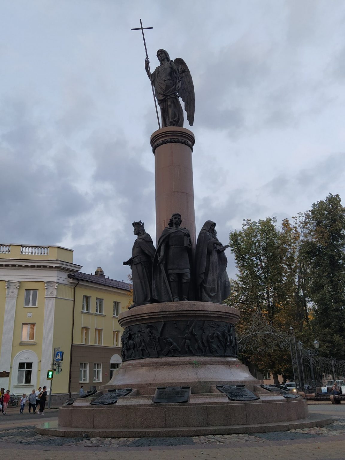 Империя обоев брест