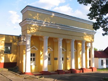 Флигель бывшей гимназии, где учились командующие восстанием 1863 года К. Калиновский и Р. Траугутт
