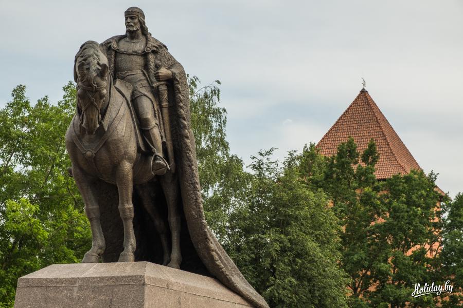 Памятник Гедимину в Лиде • Открываем границувместе