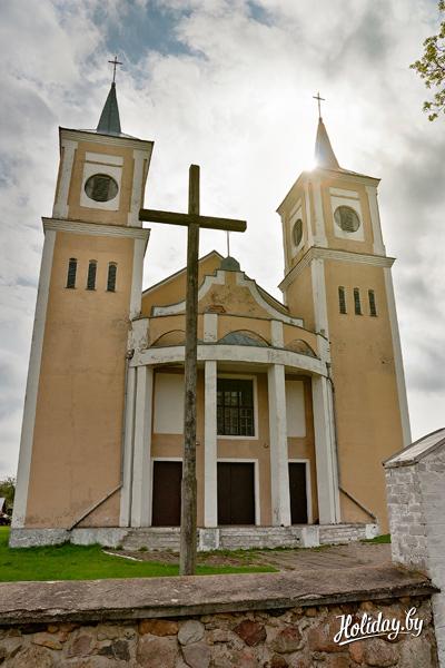 Костел Воздвижения Святого Креста в деревне Первомайская